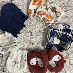 Woodland baby mittens